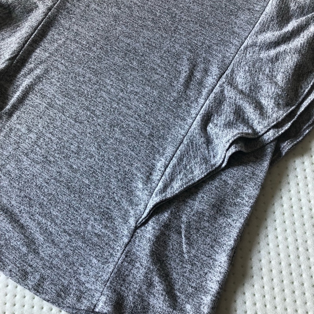 GAP Ruffle Top - Picture 4 of 10